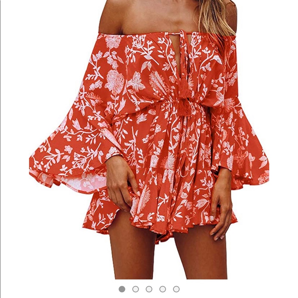 NEVER WORN S FLOWY SLEEVE FLORAL ROMPER